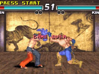 
											Demonstration mode: the tiger-man King punches Jin, that assumes quickly the guard position.